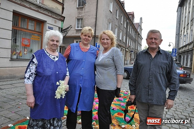 Zdjęcie w galerii na portalu naszraciborz.pl: Piękna Elizabeth z ulicy Solnej  wiadomości z regionu