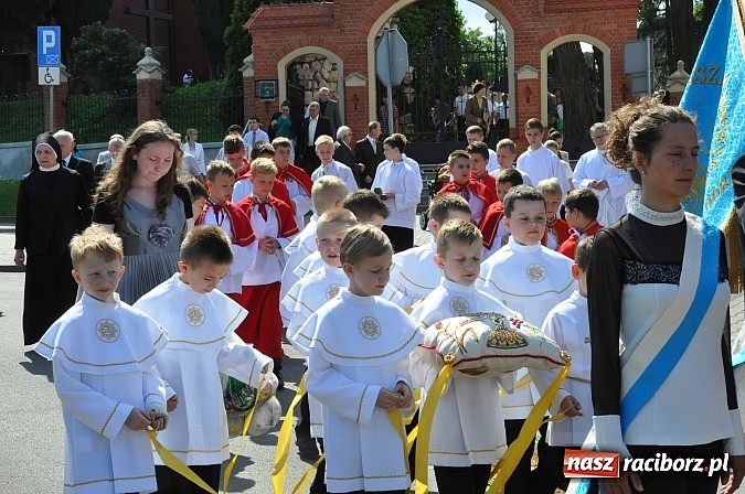 Zdjęcie w galerii na portalu naszraciborz.pl: Uroczystość Najświętszego Ciała i Krwi Chrystusa w Kościele obecna od XIII wieku wiadomości z regionu