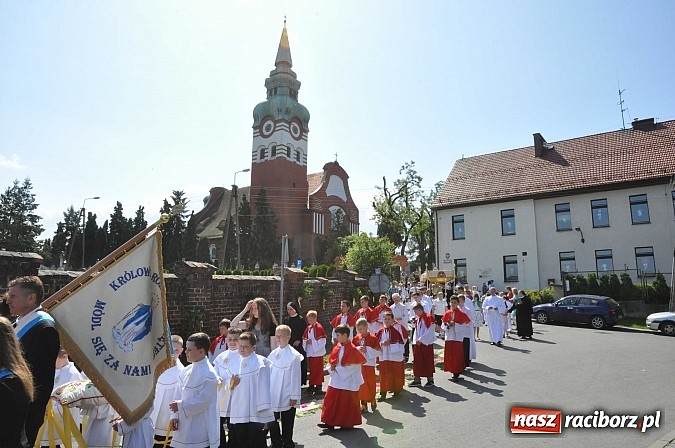 Zdjęcie w galerii na portalu naszraciborz.pl: Uroczystość Najświętszego Ciała i Krwi Chrystusa w Kościele obecna od XIII wieku wiadomości z regionu