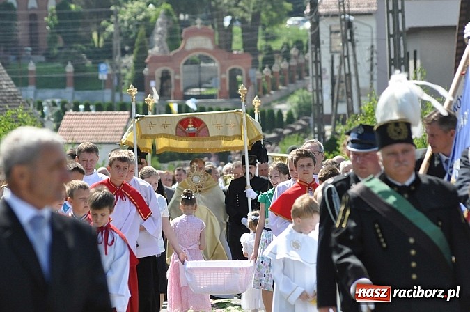 Zdjęcie w galerii na portalu naszraciborz.pl: Uroczystość Najświętszego Ciała i Krwi Chrystusa w Kościele obecna od XIII wieku wiadomości z regionu