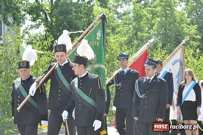Zdjęcie w galerii na portalu naszraciborz.pl: Uroczystość Najświętszego Ciała i Krwi Chrystusa w Kościele obecna od XIII wieku wiadomości z regionu