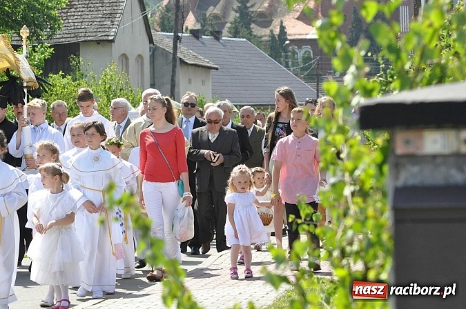 Zdjęcie w galerii na portalu naszraciborz.pl: Uroczystość Najświętszego Ciała i Krwi Chrystusa w Kościele obecna od XIII wieku wiadomości z regionu
