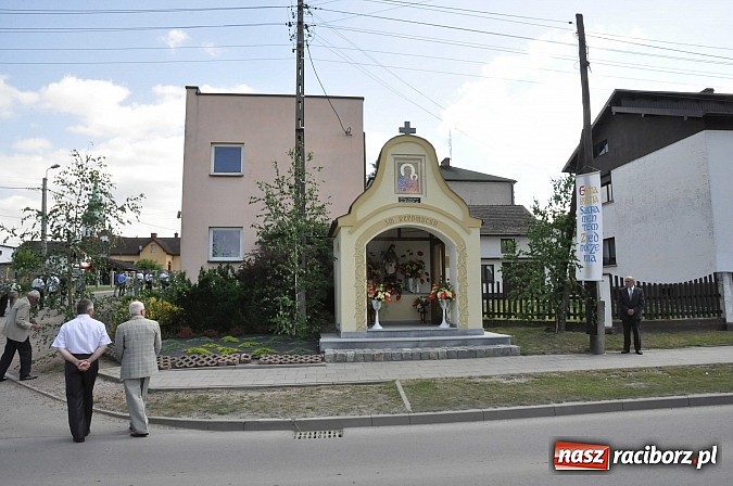 Zdjęcie w galerii na portalu naszraciborz.pl: Uroczystość Najświętszego Ciała i Krwi Chrystusa w Kościele obecna od XIII wieku wiadomości z regionu