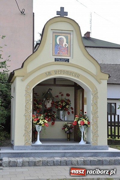 Zdjęcie w galerii na portalu naszraciborz.pl: Uroczystość Najświętszego Ciała i Krwi Chrystusa w Kościele obecna od XIII wieku wiadomości z regionu