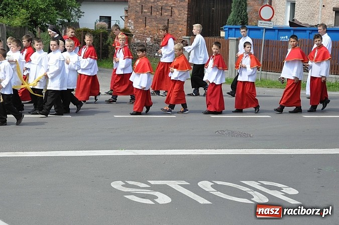 Zdjęcie w galerii na portalu naszraciborz.pl: Uroczystość Najświętszego Ciała i Krwi Chrystusa w Kościele obecna od XIII wieku wiadomości z regionu