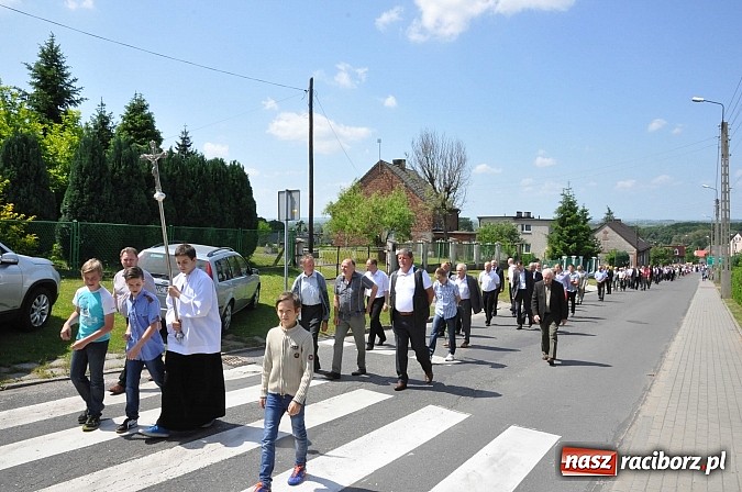 Zdjęcie w galerii na portalu naszraciborz.pl: Uroczystość Najświętszego Ciała i Krwi Chrystusa w Kościele obecna od XIII wieku wiadomości z regionu