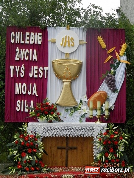 Zdjęcie w galerii na portalu naszraciborz.pl: Uroczystość Najświętszego Ciała i Krwi Chrystusa w Kościele obecna od XIII wieku wiadomości z regionu