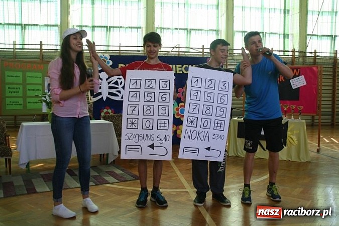 Zdjęcie w galerii na portalu naszraciborz.pl: Szkolna wystawa psów w Tworkowie. Na Dzień Dziecka  wiadomości z regionu