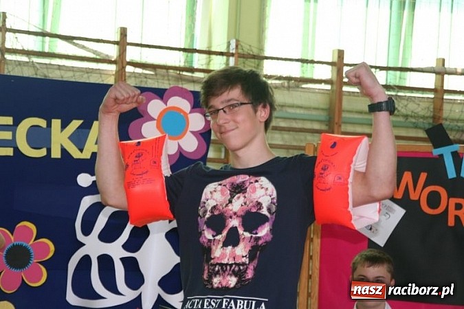 Zdjęcie w galerii na portalu naszraciborz.pl: Szkolna wystawa psów w Tworkowie. Na Dzień Dziecka  wiadomości z regionu