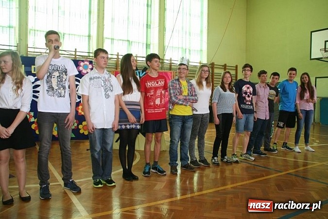 Zdjęcie w galerii na portalu naszraciborz.pl: Szkolna wystawa psów w Tworkowie. Na Dzień Dziecka  wiadomości z regionu