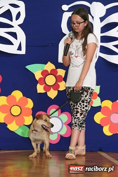 Zdjęcie w galerii na portalu naszraciborz.pl: Szkolna wystawa psów w Tworkowie. Na Dzień Dziecka  wiadomości z regionu