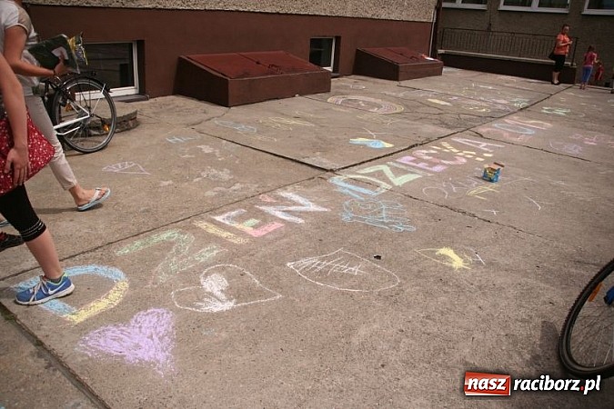 Zdjęcie w galerii na portalu naszraciborz.pl: Szkolna wystawa psów w Tworkowie. Na Dzień Dziecka  wiadomości z regionu