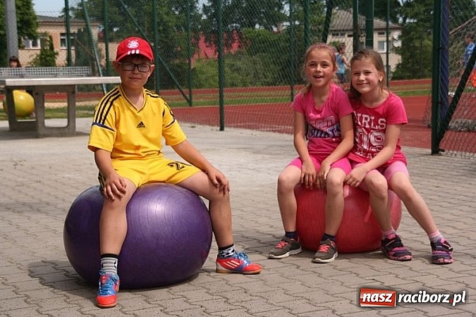 Zdjęcie w galerii na portalu naszraciborz.pl: Szkolna wystawa psów w Tworkowie. Na Dzień Dziecka  wiadomości z regionu