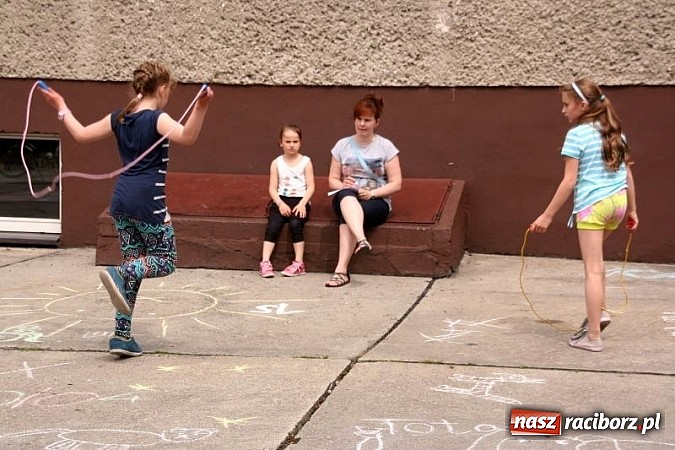 Zdjęcie w galerii na portalu naszraciborz.pl: Szkolna wystawa psów w Tworkowie. Na Dzień Dziecka  wiadomości z regionu