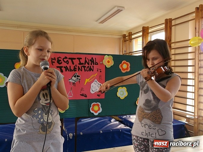 Zdjęcie w galerii na portalu naszraciborz.pl: Festiwal Talentów w SP 15 w Raciborzu wiadomości z regionu