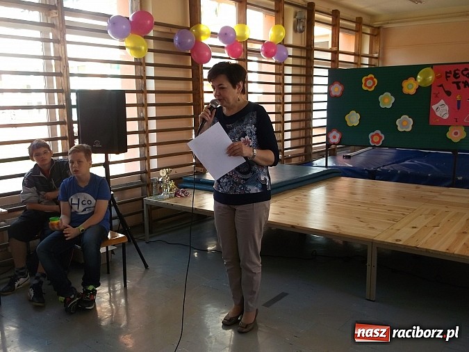 Zdjęcie w galerii na portalu naszraciborz.pl: Festiwal Talentów w SP 15 w Raciborzu wiadomości z regionu