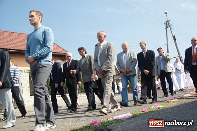 Zdjęcie w galerii na portalu naszraciborz.pl: Boże Ciało w Wojnowicach wiadomości z regionu