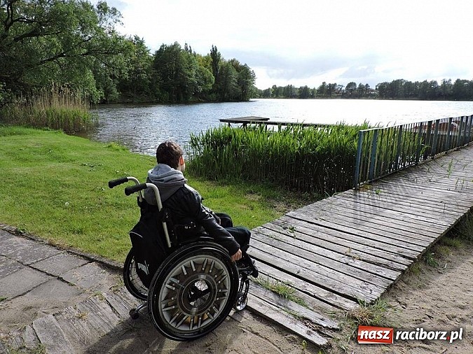 Zdjęcie w galerii na portalu naszraciborz.pl: Mała rzecz - wielki efekt, czyli dlaczego warto zbierać plastikowe zakrętki. Historia Kuby z Raciborza wiadomości z regionu