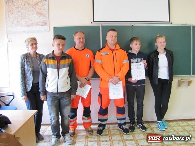 Zdjęcie w galerii na portalu naszraciborz.pl: Gimnazjalni mistrzowie ratownictwa wiadomości z regionu