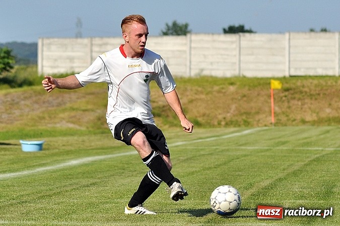 Zdjęcie w galerii na portalu naszraciborz.pl: Pietrowicki Start wygrał po golu w końcówce meczu wiadomości z regionu