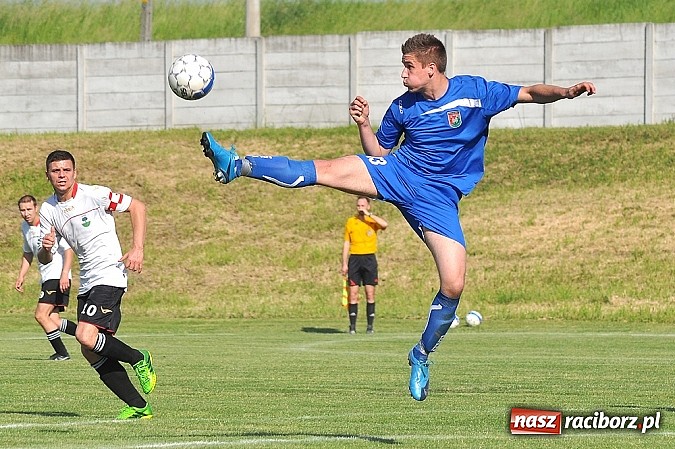 Zdjęcie w galerii na portalu naszraciborz.pl: Pietrowicki Start wygrał po golu w końcówce meczu wiadomości z regionu
