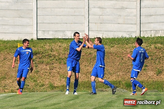 Zdjęcie w galerii na portalu naszraciborz.pl: Pietrowicki Start wygrał po golu w końcówce meczu wiadomości z regionu