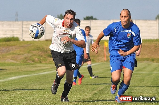 Zdjęcie w galerii na portalu naszraciborz.pl: Pietrowicki Start wygrał po golu w końcówce meczu wiadomości z regionu