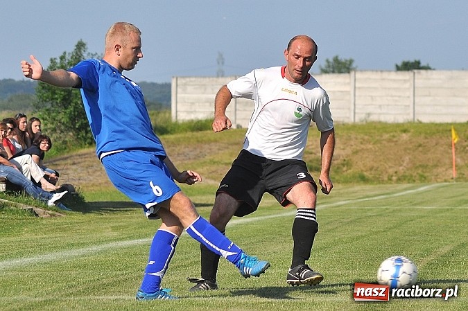 Zdjęcie w galerii na portalu naszraciborz.pl: Pietrowicki Start wygrał po golu w końcówce meczu wiadomości z regionu