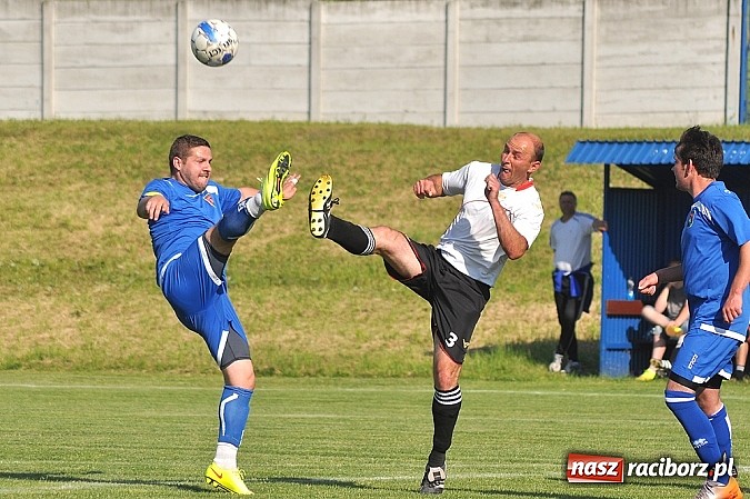 Zdjęcie w galerii na portalu naszraciborz.pl: Pietrowicki Start wygrał po golu w końcówce meczu wiadomości z regionu