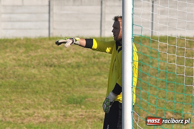 Zdjęcie w galerii na portalu naszraciborz.pl: Pietrowicki Start wygrał po golu w końcówce meczu wiadomości z regionu