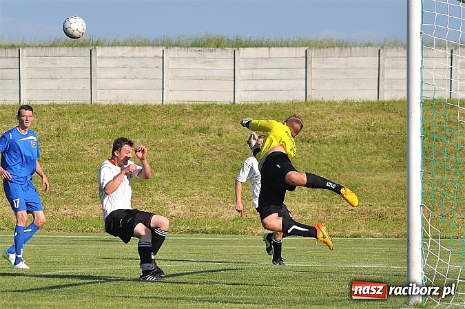 Zdjęcie w galerii na portalu naszraciborz.pl: Pietrowicki Start wygrał po golu w końcówce meczu wiadomości z regionu