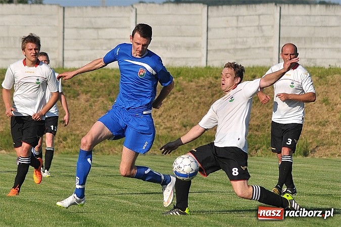 Zdjęcie w galerii na portalu naszraciborz.pl: Pietrowicki Start wygrał po golu w końcówce meczu wiadomości z regionu