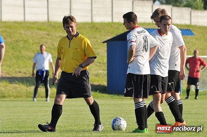 Zdjęcie w galerii na portalu naszraciborz.pl: Pietrowicki Start wygrał po golu w końcówce meczu wiadomości z regionu