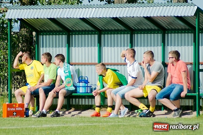 Zdjęcie w galerii na portalu naszraciborz.pl: Owsiszcze pokonały 