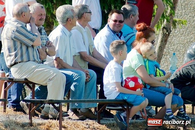 Zdjęcie w galerii na portalu naszraciborz.pl: Owsiszcze pokonały 