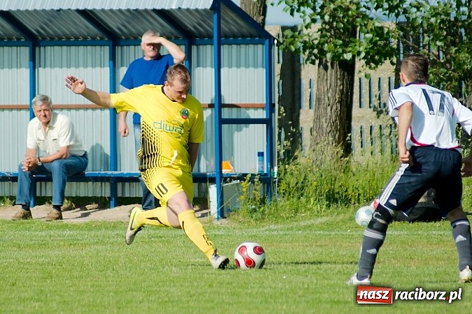 Zdjęcie w galerii na portalu naszraciborz.pl: Owsiszcze pokonały 