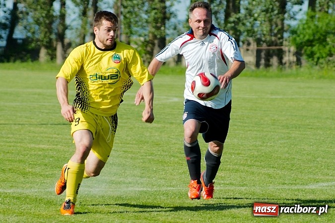 Zdjęcie w galerii na portalu naszraciborz.pl: Owsiszcze pokonały 