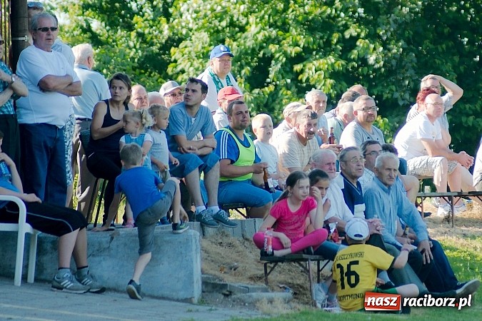 Zdjęcie w galerii na portalu naszraciborz.pl: Owsiszcze pokonały 