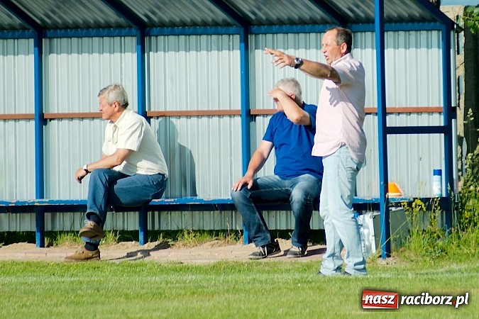Zdjęcie w galerii na portalu naszraciborz.pl: Owsiszcze pokonały 
