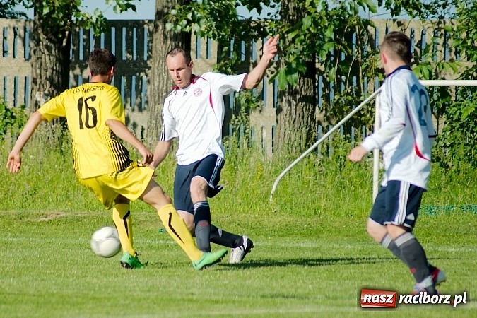 Zdjęcie w galerii na portalu naszraciborz.pl: Owsiszcze pokonały 