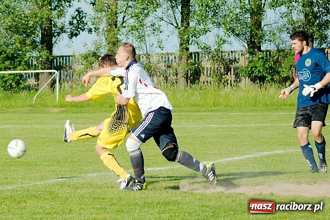 Zdjęcie w galerii na portalu naszraciborz.pl: Owsiszcze pokonały 