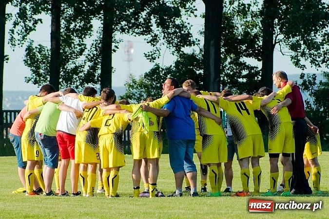 Zdjęcie w galerii na portalu naszraciborz.pl: Owsiszcze pokonały 