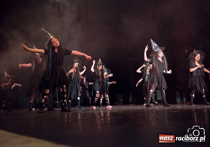 Zdjęcie w galerii na portalu naszraciborz.pl: Skaza podsumowała sezon. Tancerze jak zwykle zachwycili!  wiadomości z regionu