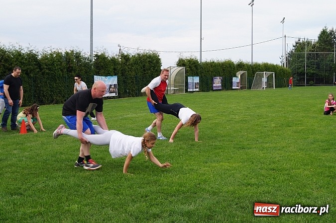 Zdjęcie w galerii na portalu naszraciborz.pl: Na majówce w podstawówce  wiadomości z regionu
