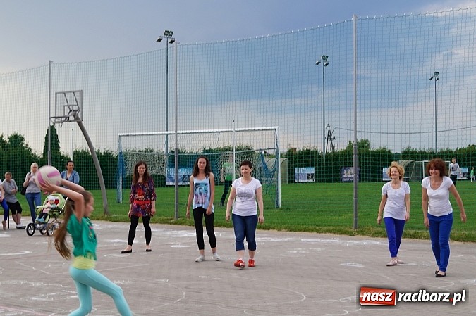 Zdjęcie w galerii na portalu naszraciborz.pl: Na majówce w podstawówce  wiadomości z regionu