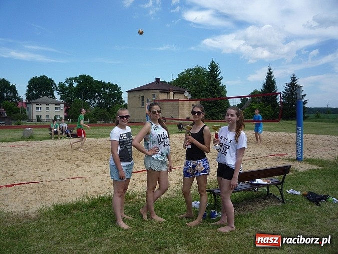 Zdjęcie w galerii na portalu naszraciborz.pl: Plażówka na szkolny dzień sportu  wiadomości z regionu