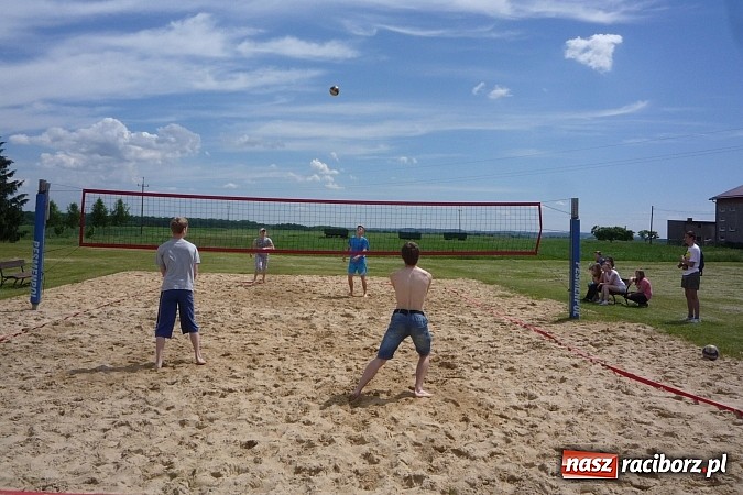 Zdjęcie w galerii na portalu naszraciborz.pl: Plażówka na szkolny dzień sportu  wiadomości z regionu