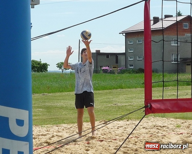 Zdjęcie w galerii na portalu naszraciborz.pl: Plażówka na szkolny dzień sportu  wiadomości z regionu