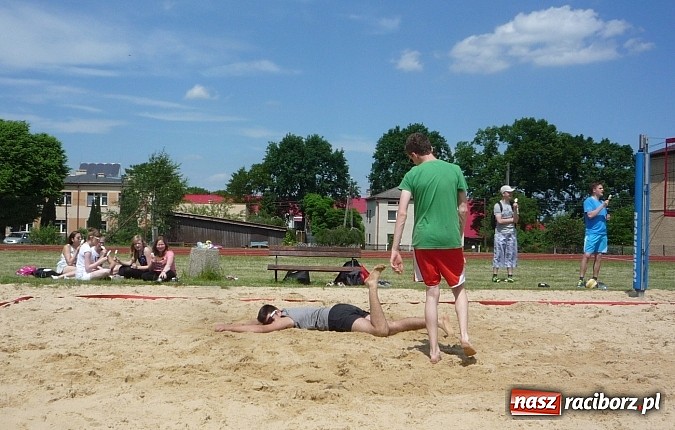 Zdjęcie w galerii na portalu naszraciborz.pl: Plażówka na szkolny dzień sportu  wiadomości z regionu