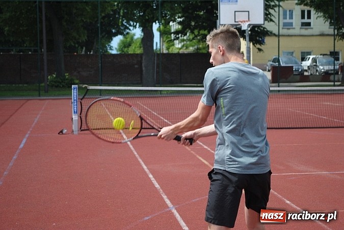 Zdjęcie w galerii na portalu naszraciborz.pl: Tenisiści TKKF Rafako zagrali w Kietrzu  wiadomości z regionu